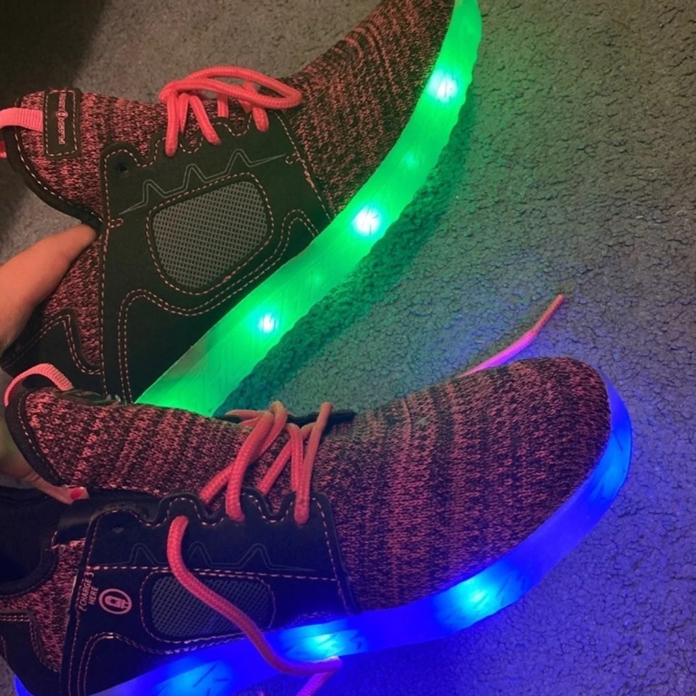 led light up shoes w/ charger